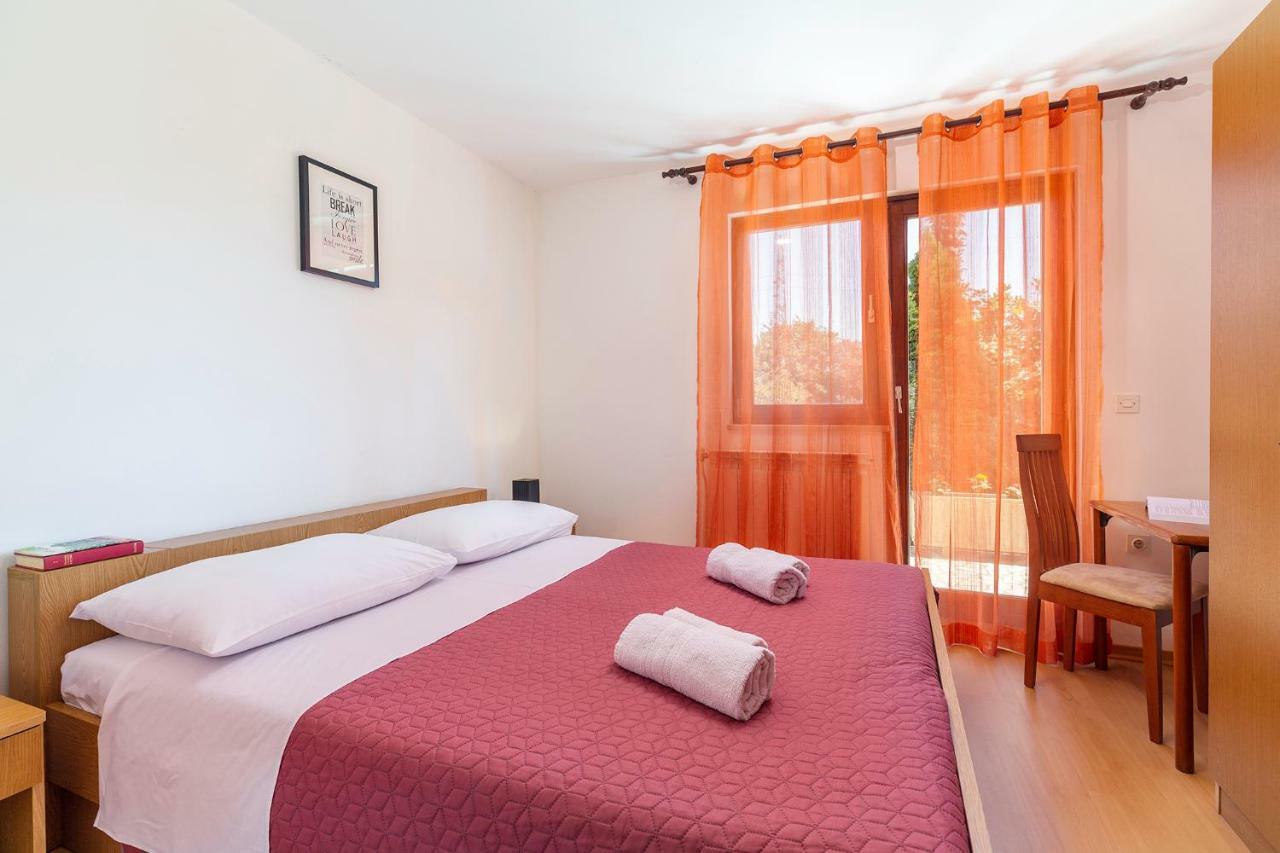 Apartments Rita โปเรช ภายนอก รูปภาพ
